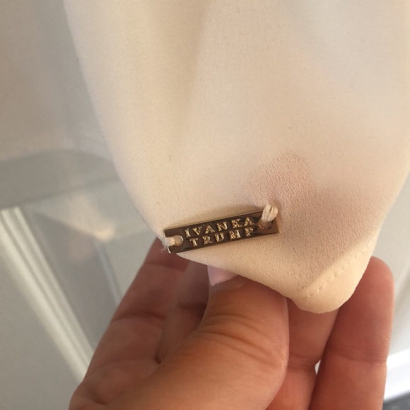 Gorgeous Cold shoulder blouse - Picture 4 of 6